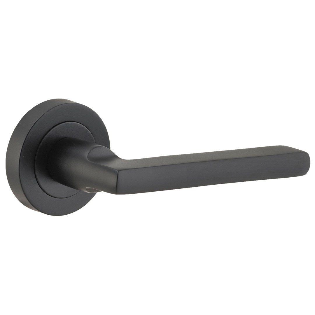 Iver Baltimore Lever 1/2 Set Rnd Backplate Right Hand 52 X 58mm