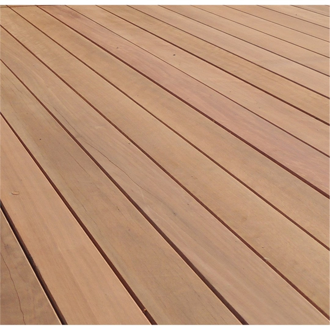 Spotted Gum Standard & Better Grade Pre-Oiled Pencil Round Decking - Random Lengths