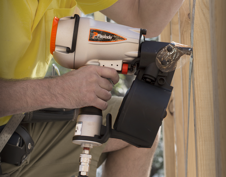 PASLODE AIR COIL NAIL GUN 32-70MM CNW70.2